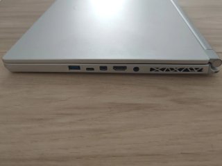 MSI Prestige P65 Creator 8RE Portátil