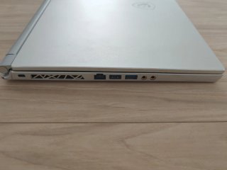 MSI Prestige P65 Creator 8RE Portátil