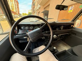 Land Rover Defender 90