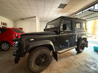 Land Rover Defender 90