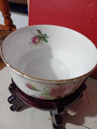CHINA Cuenco antiguo de cerámica con rosas