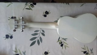 Ukelele blanco