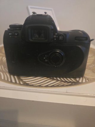 Nikon F80 Cámara Analógica Negra