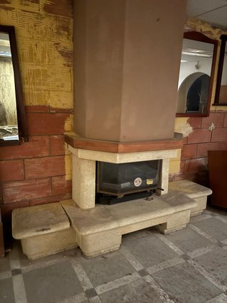 Chimenea Metálica con Revestimiento Piedra