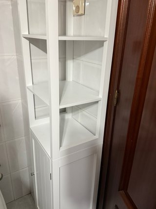 Estantería blanca de madera