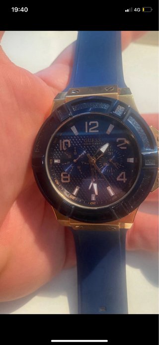 Reloj Guess Hombre Negro y Dorado