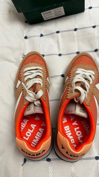 Zapatillas Puma Beige y Naranja