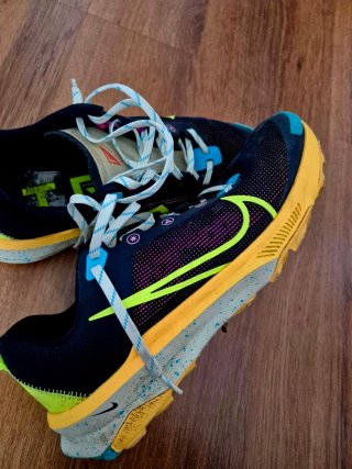 Zapatillas Nike Kiger 9 Talla 42