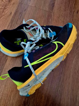 Zapatillas Nike Kiger 9 Talla 42