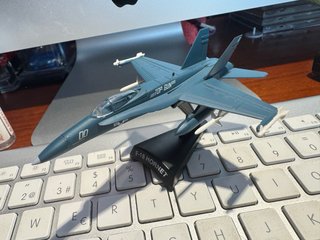 Maqueta Avión F-18 Hornet Top Gun