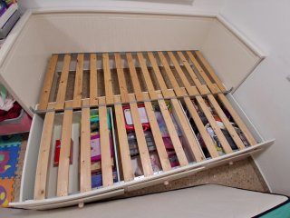Diván Ikea Hemnes con cajones