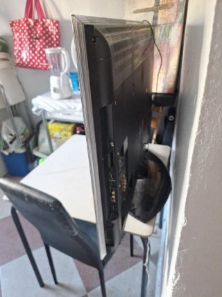 Televisor Toshiba Negro Estropeado