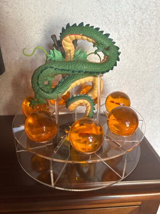 Statuetta Shenron Dragon Ball con 7 Sfere del Drago