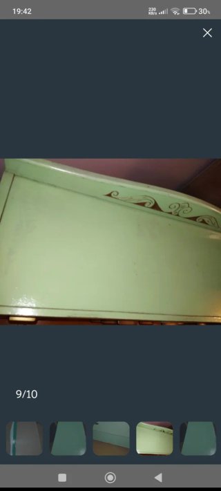 Cómoda y mesita vintage verde