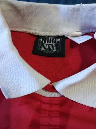 Camiseta Arsenal Nike JVC Vintage Mas de 30 años.