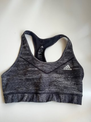 Conjunto deportivo Adidas top y mallas