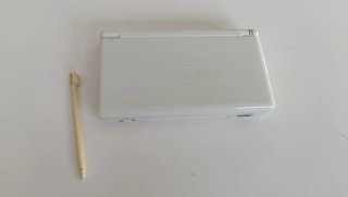 Nintendo DS Lite Blanca + Cargador