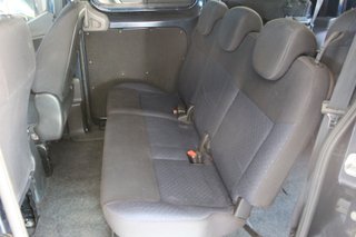 Nissan NV200 1.5 DCI 86 COMBI (2010)