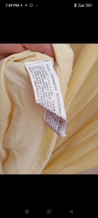 Vestido largo amarillo con volantes
