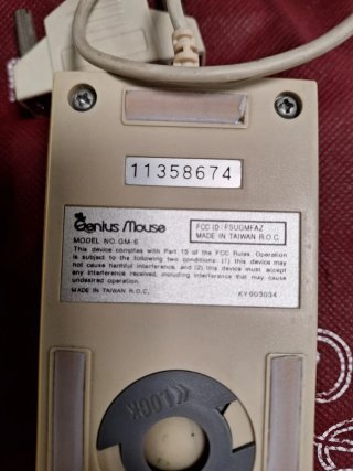 Ratón Genius Beige con Discos 5 1/4 año 1989
