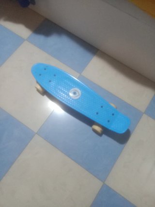 Monopatín azul