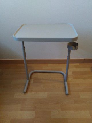 Mesita auxiliar IKEA BJÖRKÅSEN