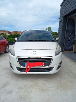 Peugeot 5008 2015