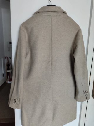 Abrigo Pull and Bear beige