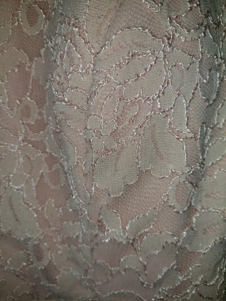Vestido de fiesta rosa con pedrería