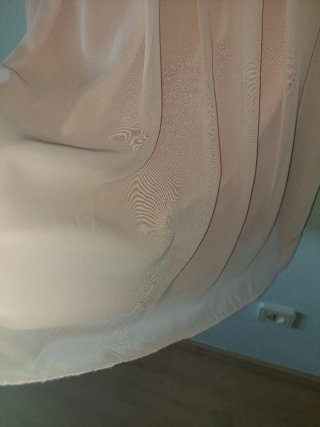 Vestido de fiesta rosa con pedrería
