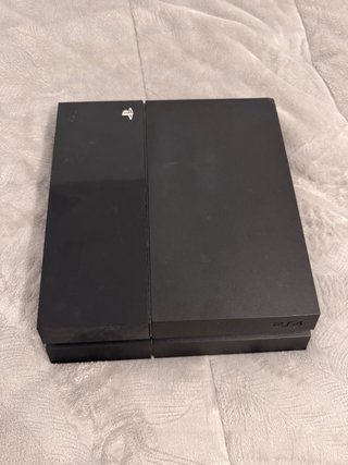 Consola PS4 + 3 Juegos