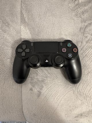 Consola PS4 + 3 Juegos