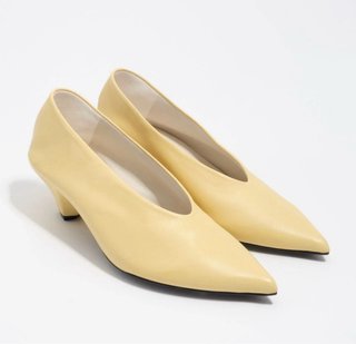 Zapatos de tacón Bimba y Lola piel amarillo