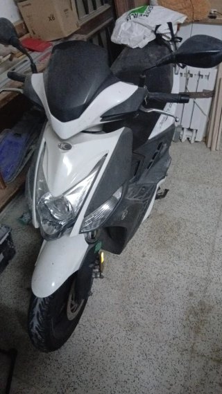 Moto Kymco 125 Scooter