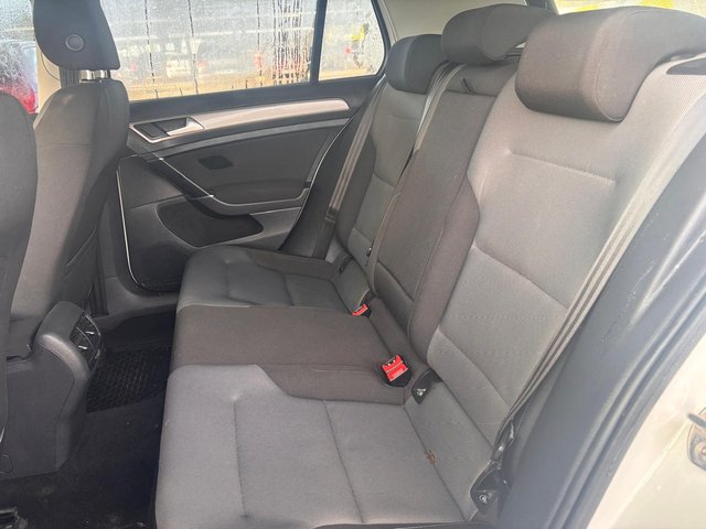 Volkswagen E-GOLF 115 E-GOLF (2015)