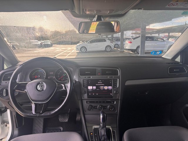 Volkswagen E-GOLF 115 E-GOLF (2015)