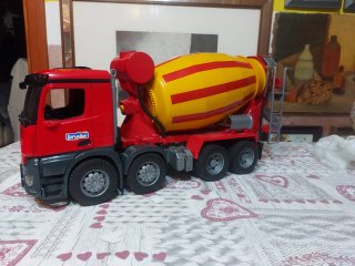 Camion Betoniera Bruder Giocattolo