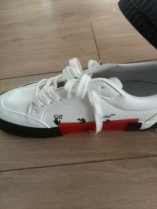 Zapatillas Off-White Blancas y Negras