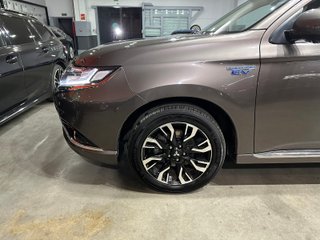 Mitsubishi OUTLANDER 2.0 KATITKI PHEV (2018)
