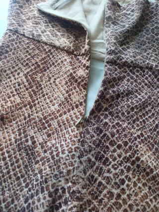 Vestido corto estampado serpiente
