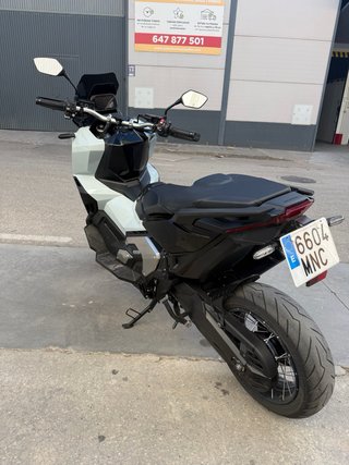 Honda X-ADV 750 2024