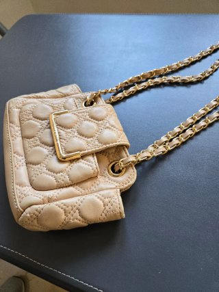 Bolso Uterqüe Piel Acolchado Beige Cadena Dorada