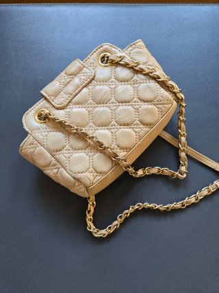 Bolso Uterqüe Piel Acolchado Beige Cadena Dorada