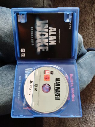 Alan Wake 2 Deluxe Edition PS5, no incluye el 1.