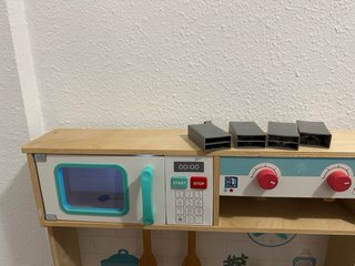 Piccola cucina in legno per bambini