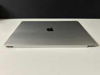 Pantalla completa Macbook Air M1 2020 rota