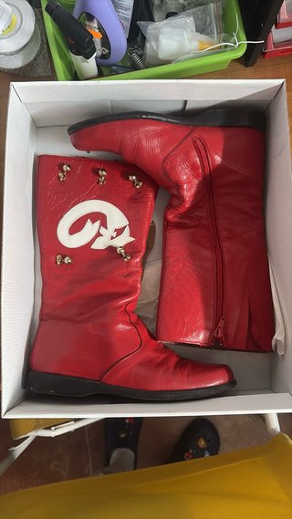 Botas altas rojas con logo blanco zingara
