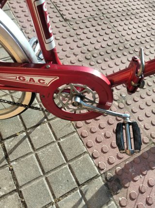 Bicicleta paseo antigua roja