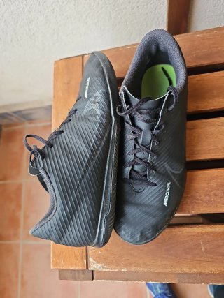 Botas de fútbol sala, balonmano... Nike Mercurial
