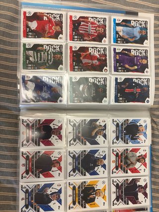 Álbum Match Attax Extra 24/25 casi completo